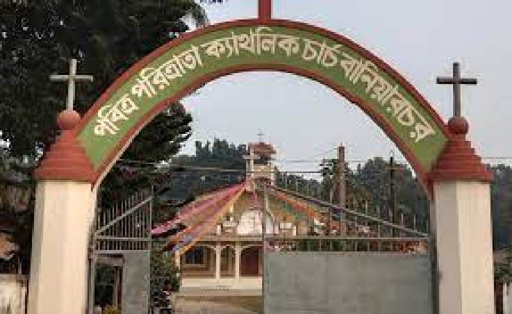 বড়দিনকে সামনে রেখে গোপালগঞ্জের ১৬৩ গীর্জায় উৎসবর আবহ 1 বড়দিনকে সামনে রেখে গোপালগঞ্জের ১৬৩ গীর্জায় উৎসবের আবহ