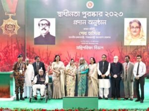 আওয়ামী লীগ ক্ষমতাকে জনগণের সেবা করার সুযোগ হিসেবে দেখে : প্রধানমন্ত্রী