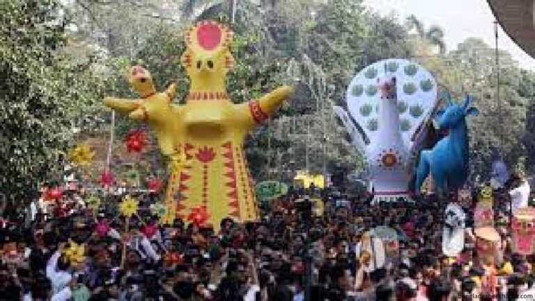 বর্ণিল উৎসবে নববর্ষ উদযাপন