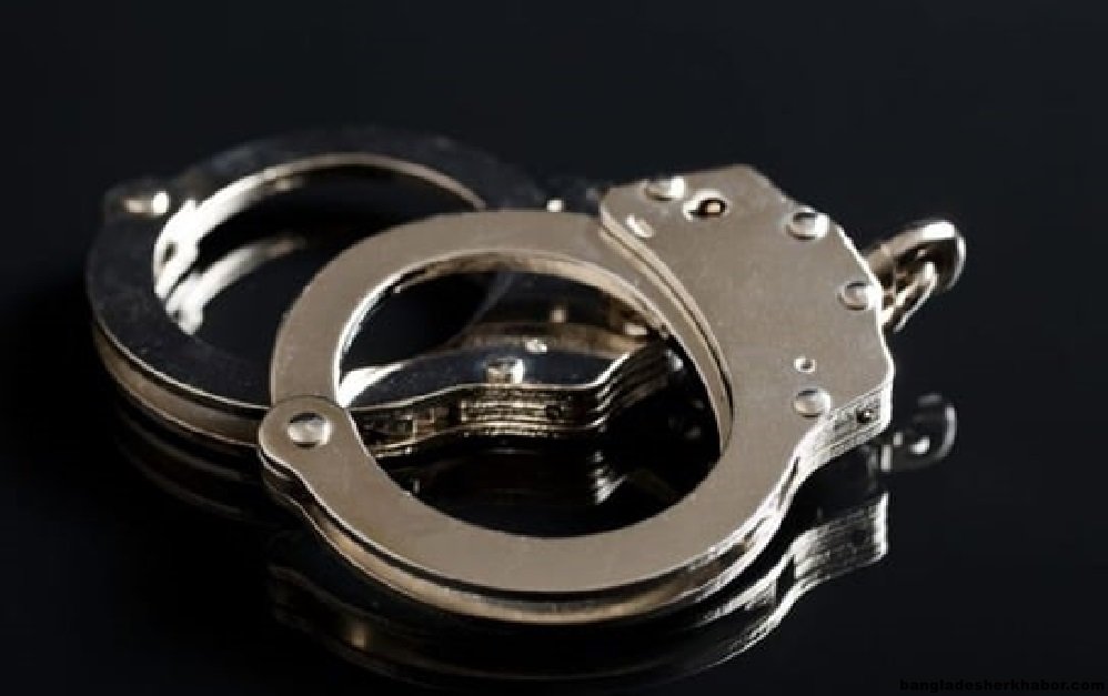 শিক্ষার্থী আদনান হত্যাকান্ডের ঘটনায় ৩ জন গ্রেফতার 1 শিক্ষার্থী আদনান হত্যাকান্ডের ঘটনায় ৩ জন গ্রেফতার