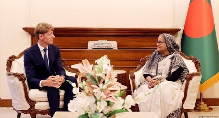 চট্টগ্রামে নতুন কন্টেইনার টার্মিনাল নির্মাণে মায়েরস্কের প্রস্তাব বিবেচনা করবে বাংলাদেশ : প্রধানমন্ত্রী