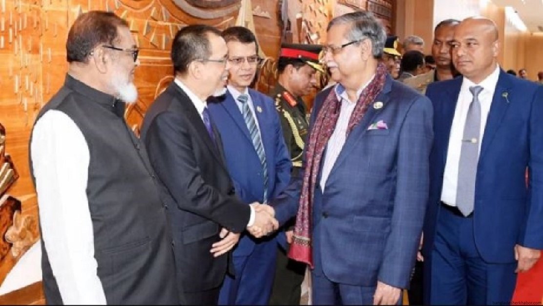 আসিয়ান সম্মেলনে যোগ দিতে রাষ্ট্রপতির ইন্দোনেশিয়া যাত্রা