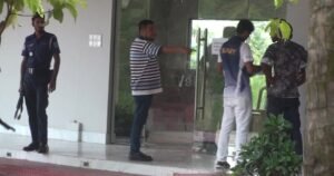 বেনজীরের পুকুর থেকে মাছ চুরির অভিযোগে মৎস্য কর্মকর্তার বিরুদ্ধে মামলা