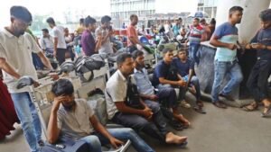 শ্রমিক ভিসায় মালয়েশিয়ায় যেতে পারলো না ৩১ হাজার কর্মী