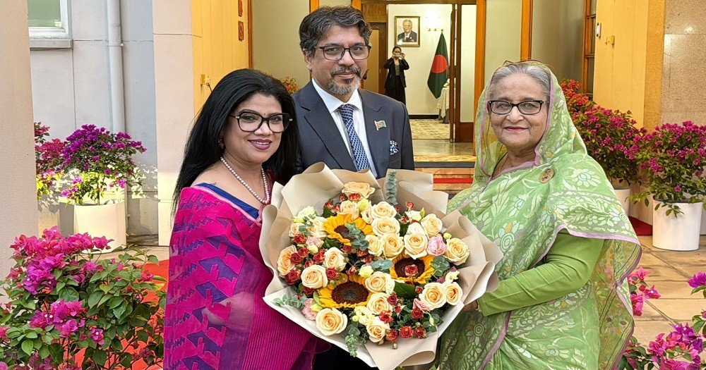 চীন থেকে এক দিন আগেই ফিরছেন প্রধানমন্ত্রী 1 চীন থেকে এক দিন আগেই ফিরছেন প্রধানমন্ত্রী