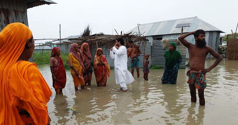 বেড়েই চলেছে যমুনার পানি ৫ হাজার মানুষ পানিবন্দি 1 বেড়েই চলেছে যমুনার পানি, ৫ হাজার মানুষ পানিবন্দি